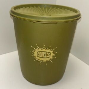 Tupperware vintage 70s servalier cookie canister in avocado green
